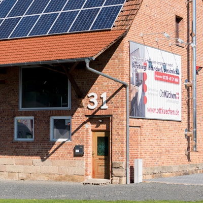 12803-HeaderWP_Aussen_400x400 Außenansicht OttKüchen